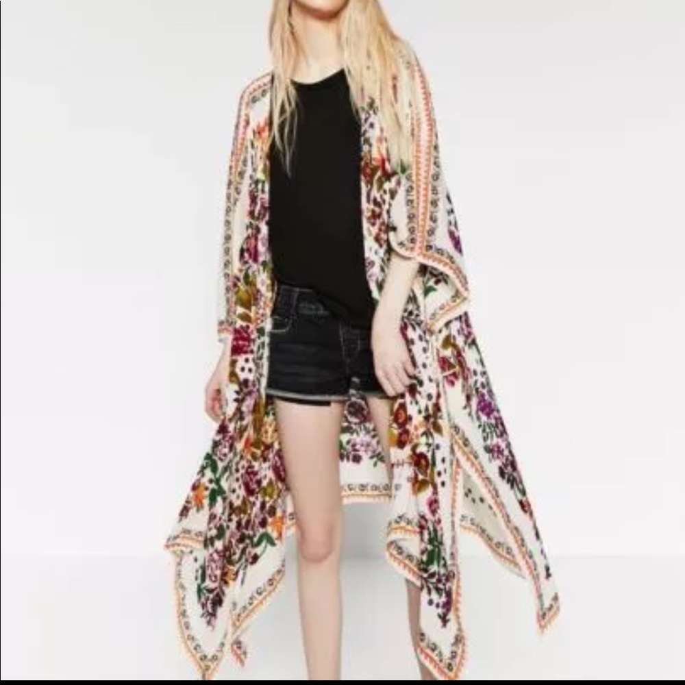 Flash Sale! ⚡️Whimsical Boho Floral Long Kimono - Picture 8 of 8